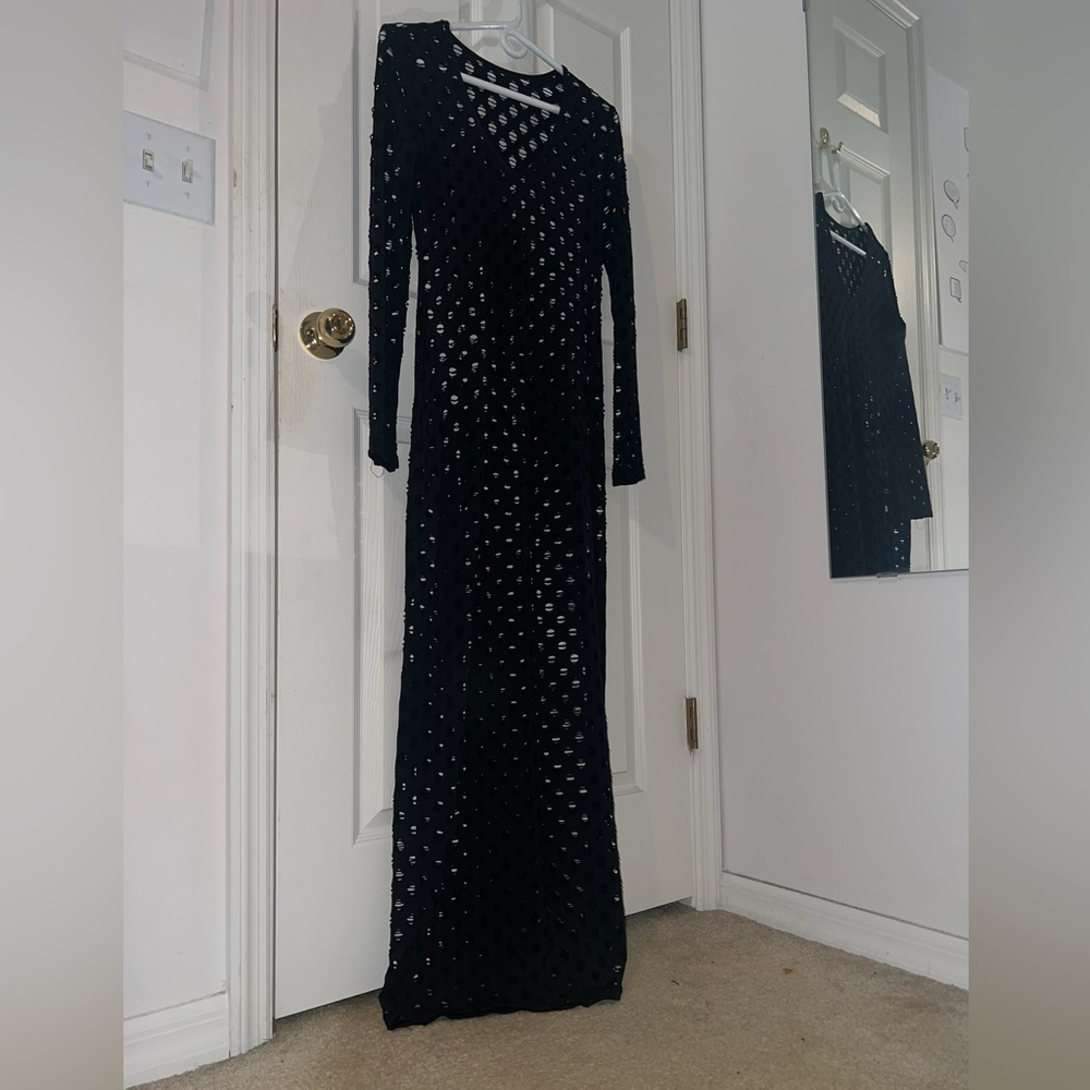 Elegant Black V-Neck Long Sleeve Cocktail Gown